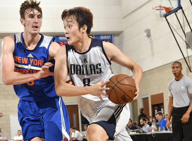  步行者团队篮球击溃魔术防线