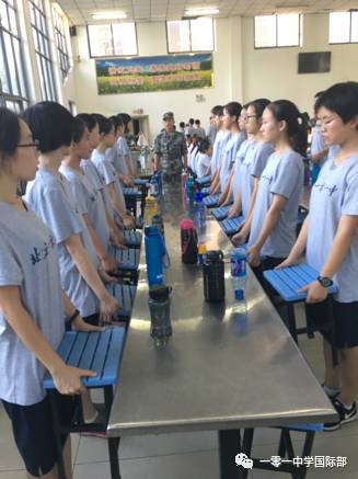  老兵传帮带见成效，更衣室凝聚战斗力