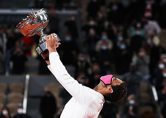 纳达尔强势归来,法网半决赛展王者风范