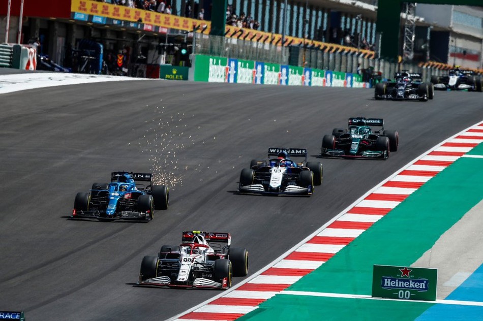 欧洲杯预选赛,葡萄牙客场完胜冰岛