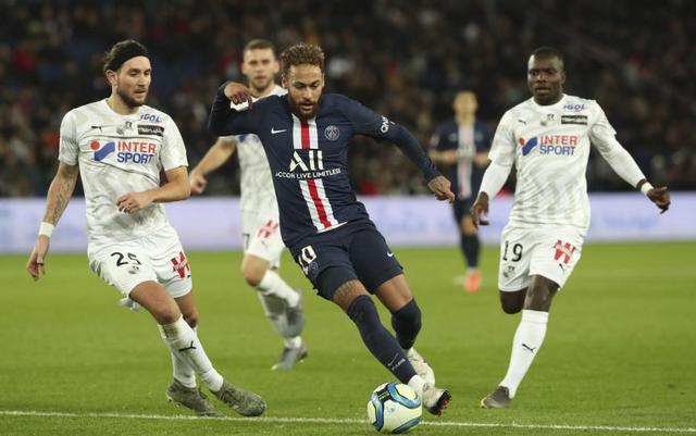  西甲国家德比一触即发，皇马巴萨剑拔弩张