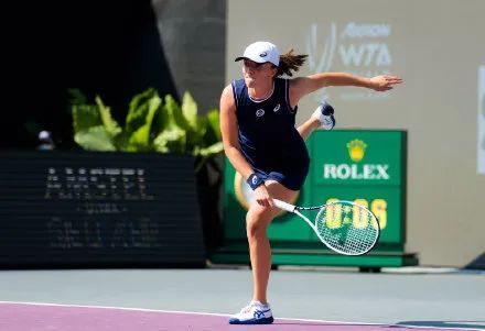 斯维亚泰克卫冕成功,罗兰加洛斯再捧金杯