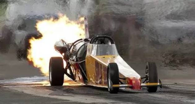  火箭联盟车球大战升级，空中特技决胜毫厘之间  